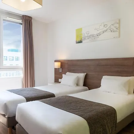 أجنحة كومفورت يونيفيرسيتيز جرينوبل فندق Saint-Martin-dʼHères